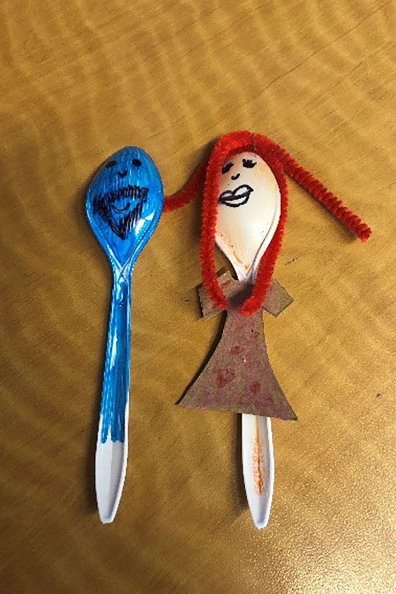 Spoon puppets